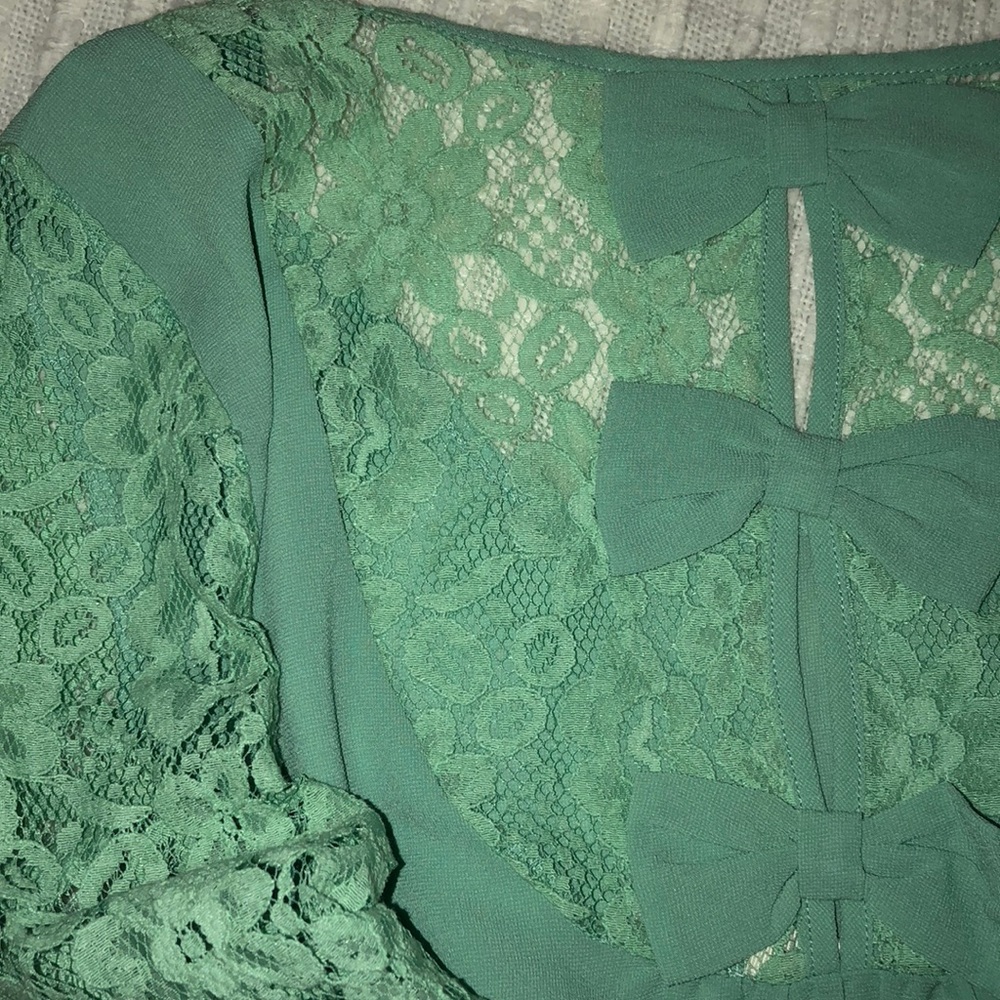 •Lace Detail Blouse• - Picture 3 of 6